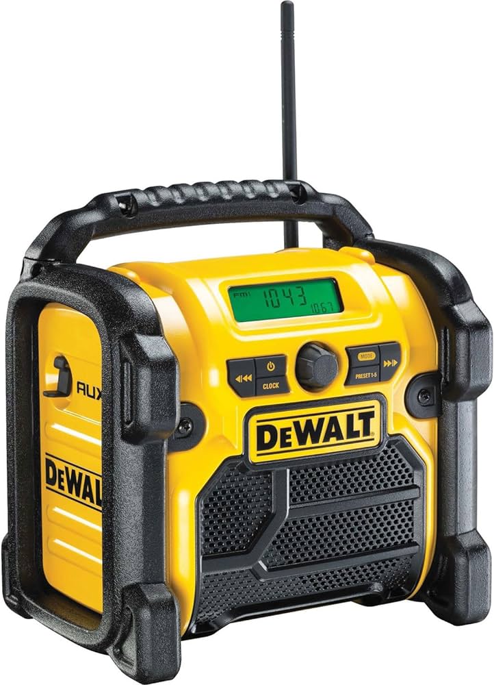 DeWalt DCR019 - Compact Jobsite AMFM Radio Compatible With 10.8v / 14.4v / 18V Batteries (Not included)